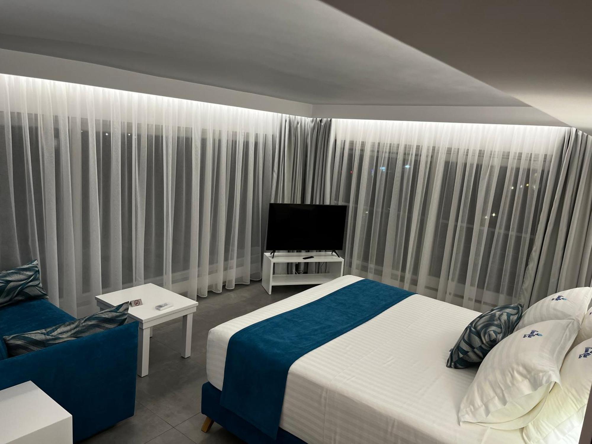 Ocean Blue Suites อิเอริสโซส ภายนอก รูปภาพ